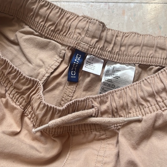 H&M khaki shorts - Picture 2 of 3